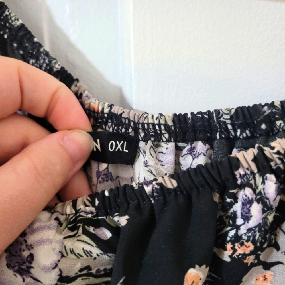Dress - Picture 6 of 7